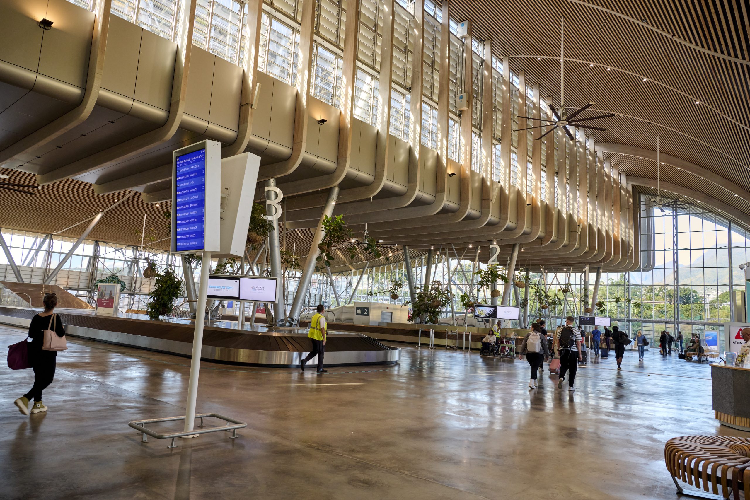 La Réunion Roland Garros Airport selects IN Groupe to modernise its automated external border control